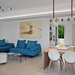 Elvina House Apartment *