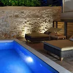 Elvina House